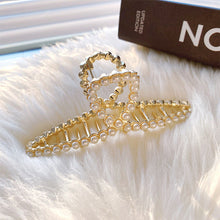 Load image into Gallery viewer, Pearl Beaded Hair Clip Claw