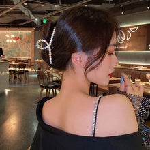 Load image into Gallery viewer, Pearl Beaded Hair Clip Claw