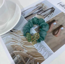 Load image into Gallery viewer, Butterfly Hair Scrunchies Bun Maker